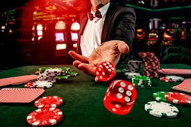 Reel Money Train menampilkan lokomotif emas dan simbol-simbol kereta api yang berkilau